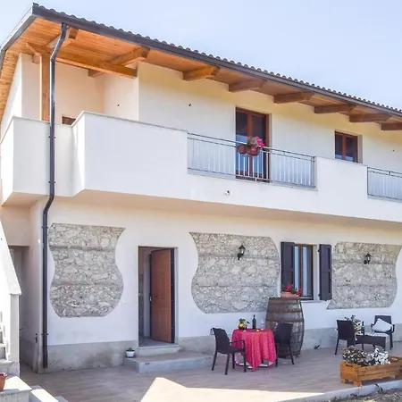 1 Bedroom Gorgeous In Apartment