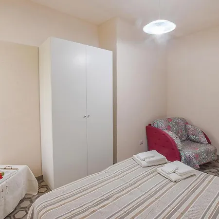 Apartment 1 Bedroom Gorgeous In